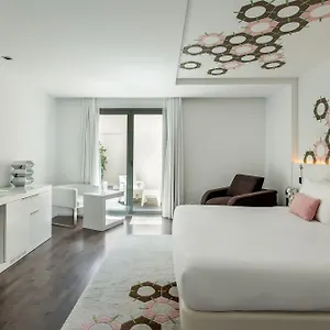 Mate Carla, Hotell Barcelona